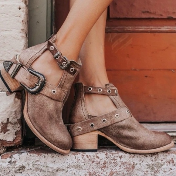Freebird Carsen Ankle Boots - Picture 1 of 6